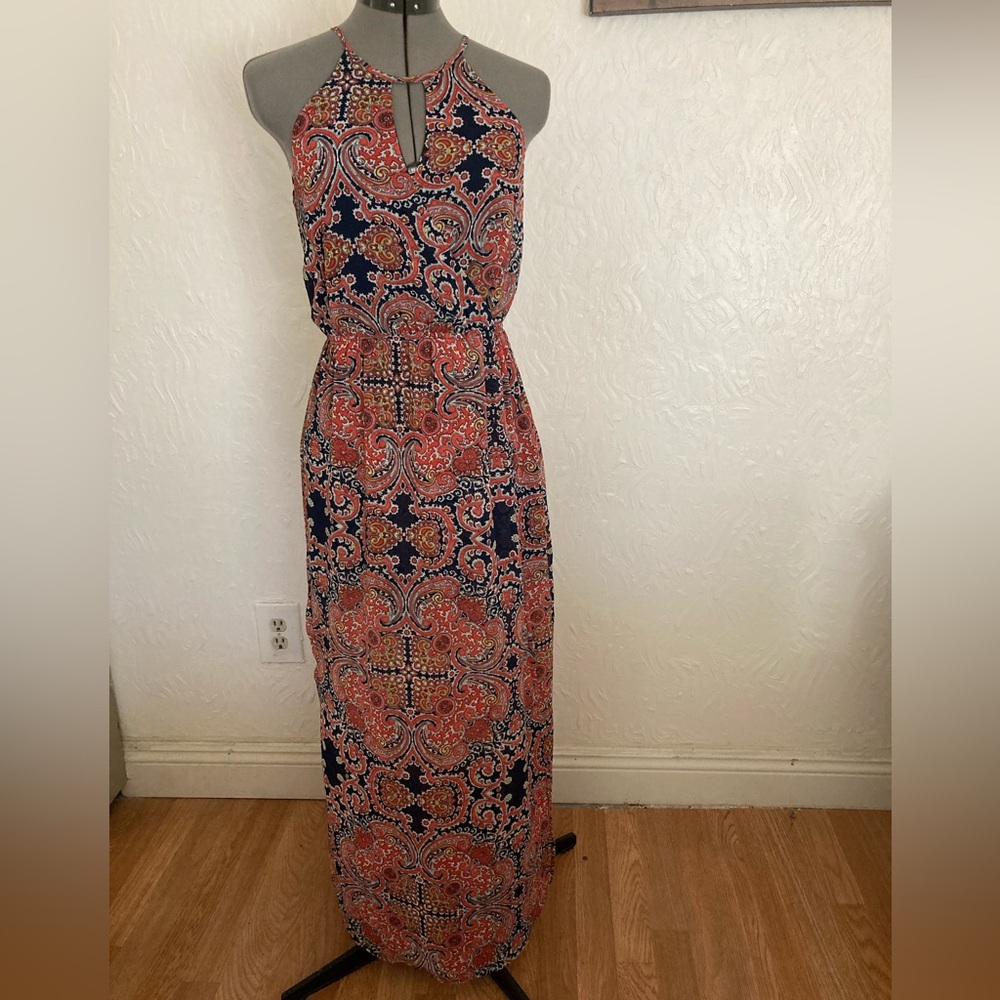 ๐ฅ Bundle of 9 pieces include :3 Dresses,1 sweater,2 tank,1 skirt,2 tops, size S - Picture 4 of 13